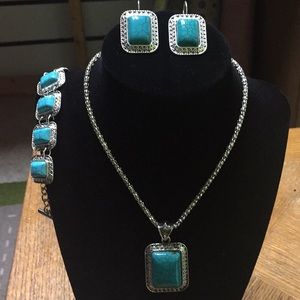 😍 3 for 20 beautiful turquoise necklace set🔥